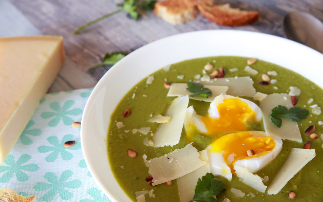 Velouté petits pois & oeuf mollet