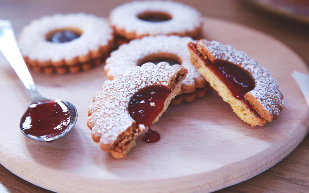 Sablés fourrés à la confiture et au chocolat